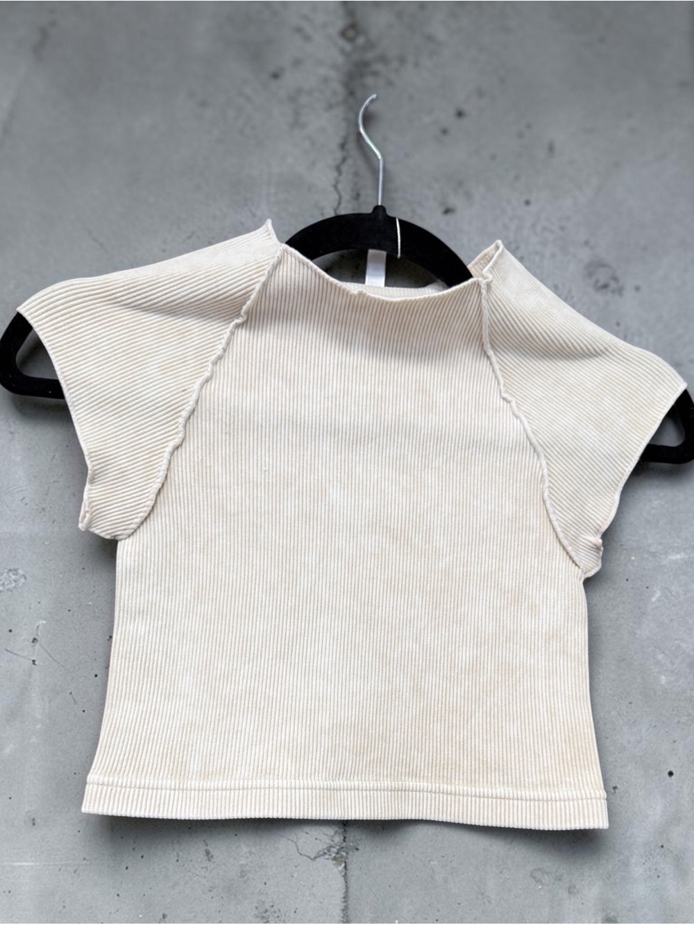 Zenana Outfitters Cream Ribbed Flutter Sleeve Crop Top